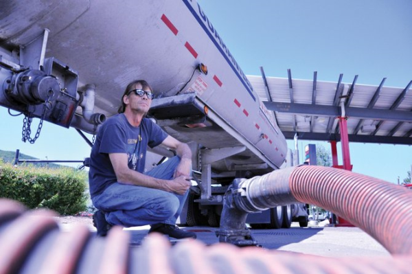 truck unloading fuel 